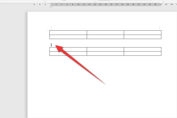 Word表格断开成两部分怎么合并成一个表格？ Microsoft Office 第4张